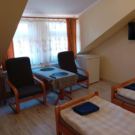 Pokoje Goscinne U Anka Reszel Bagian luar foto