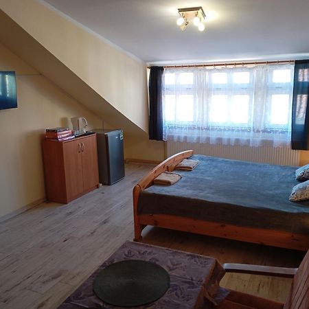 Pokoje Goscinne U Anka Reszel Bagian luar foto