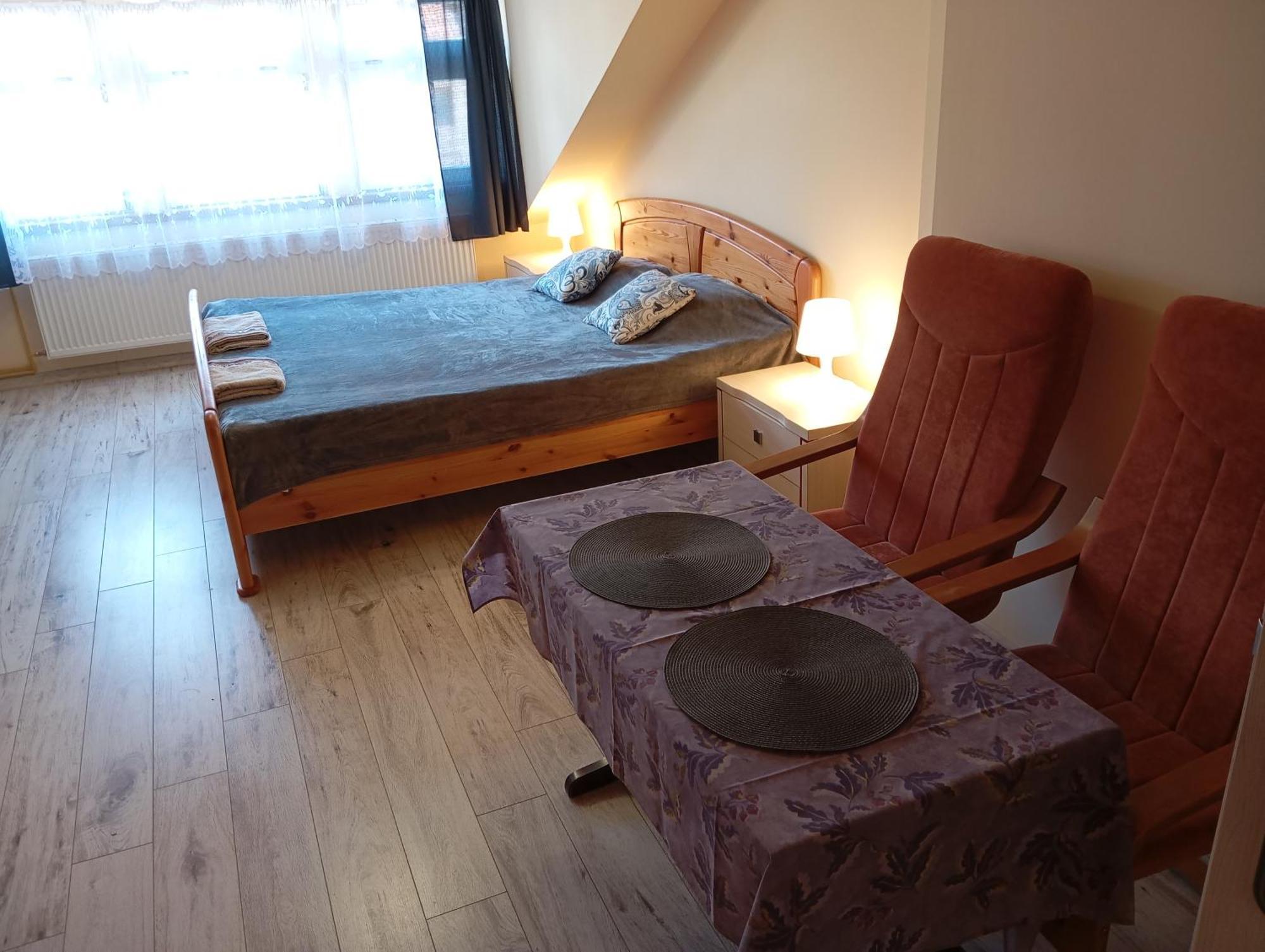 Pokoje Goscinne U Anka Reszel Bagian luar foto